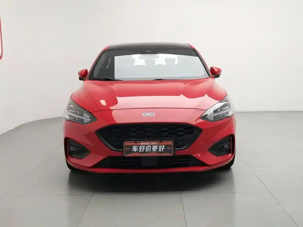 2020 Ford Focus Hatchback EcoBoost 180 Automatic ST Line — миниатюра 3