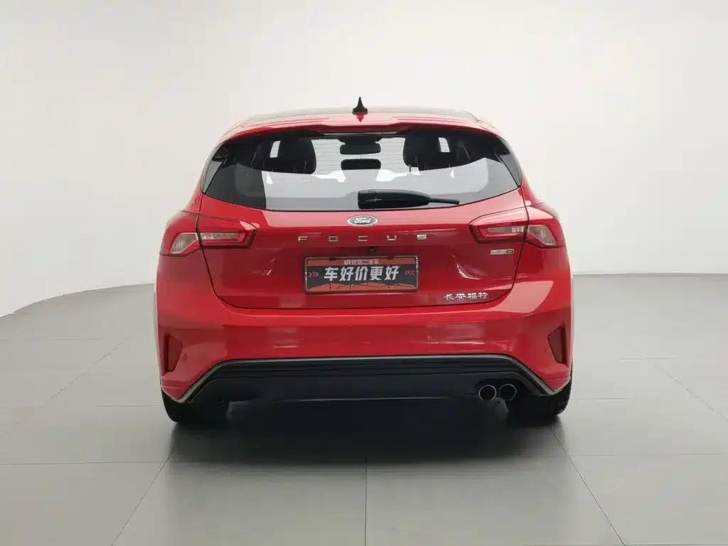 2020 Ford Focus Hatchback EcoBoost 180 Automatic ST Line — миниатюра 4