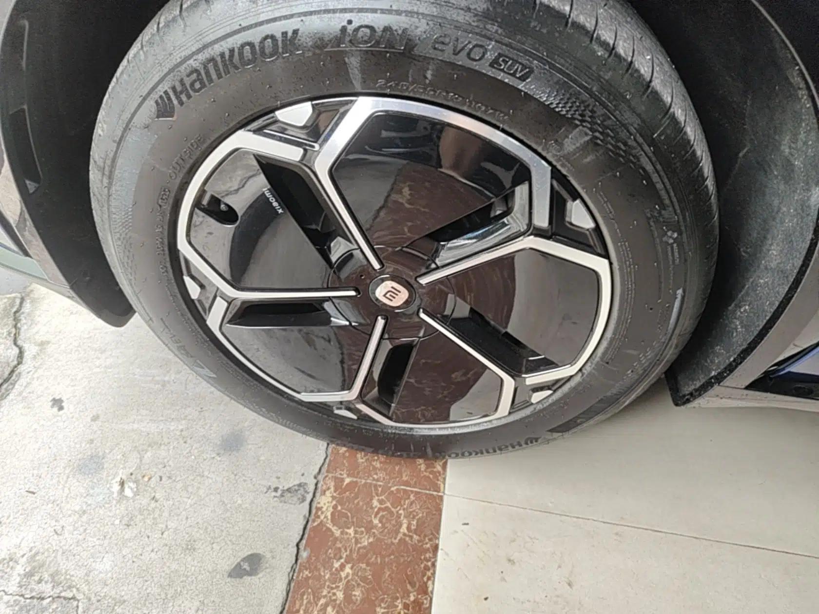 Xiaomi Auto YU7 2025 Ultra-Long Range Rear-Wheel Drive Version — миниатюра 15