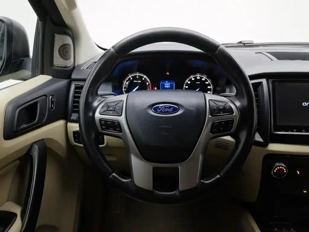 2016 Ford Everest 2.0T Gasoline Automatic 4WD Elite Edition — миниатюра 11