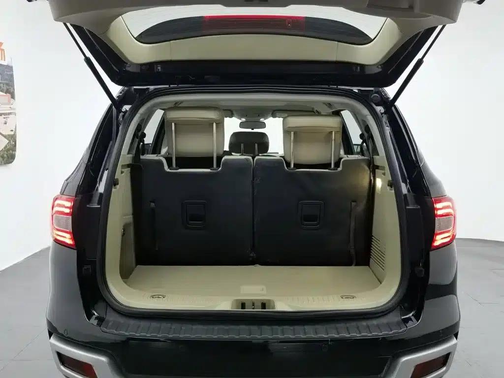 2016 Ford Everest 2.0T Gasoline Automatic 4WD Elite Edition — миниатюра 16