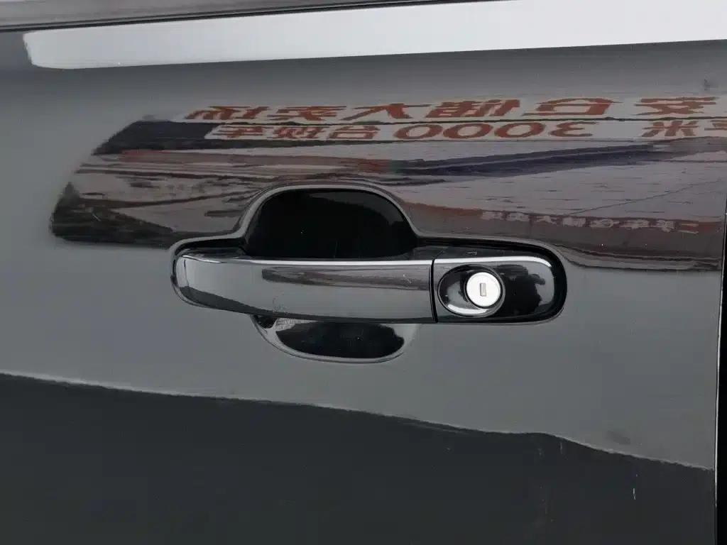 2016 Ford Everest 2.0T Gasoline Automatic 4WD Elite Edition — миниатюра 18