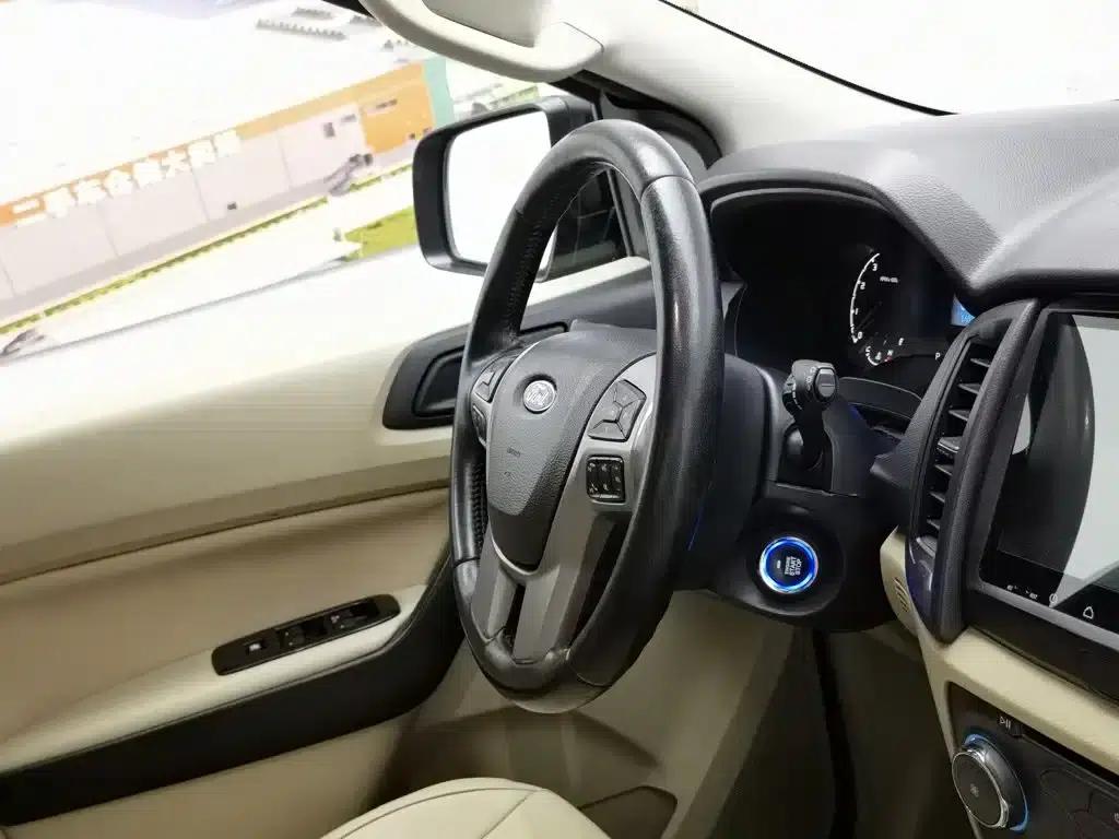2016 Ford Everest 2.0T Gasoline Automatic 4WD Elite Edition — миниатюра 22