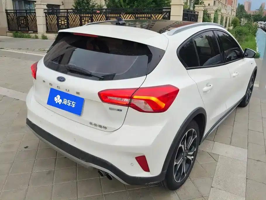 2020 Ford Focus Active EcoBoost 180 Automatic Sport Edition — миниатюра 3