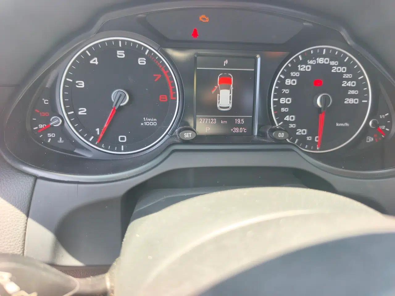 Audi Q5 2015 40 TFSI Comfort Model — миниатюра 12