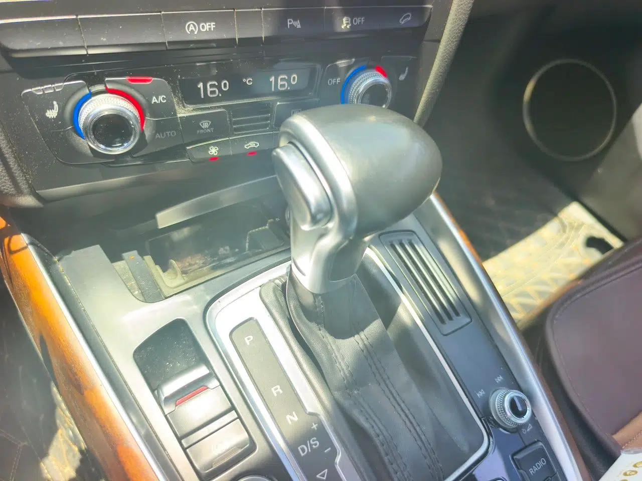 Audi Q5 2015 40 TFSI Comfort Model — миниатюра 14