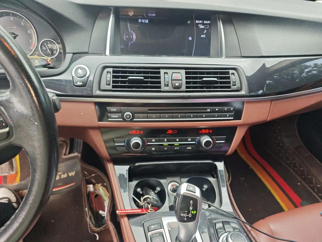 BMW 5 Series 2014 520Li Elegant Model — миниатюра 13