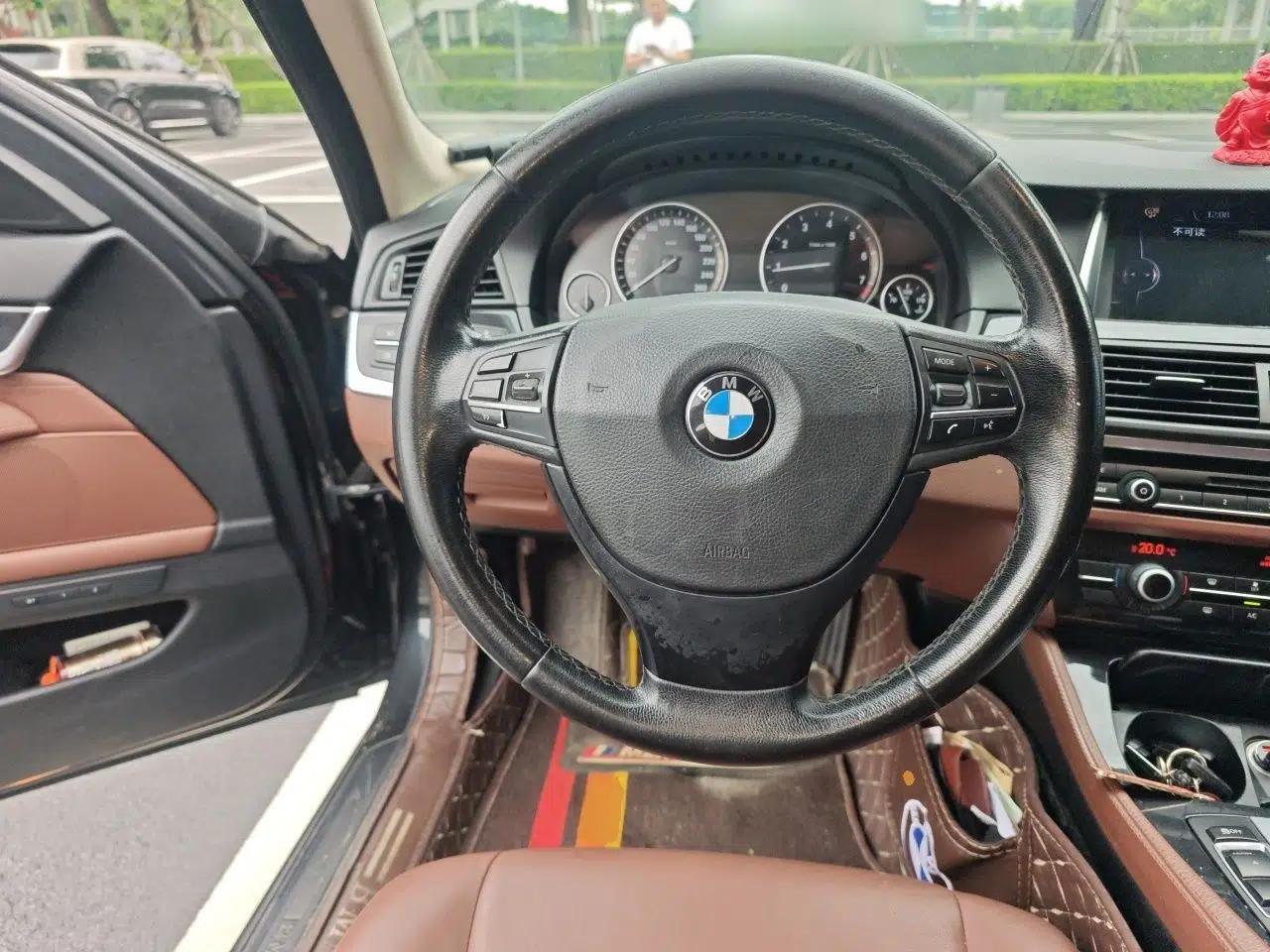 BMW 5 Series 2014 520Li Elegant Model — миниатюра 10