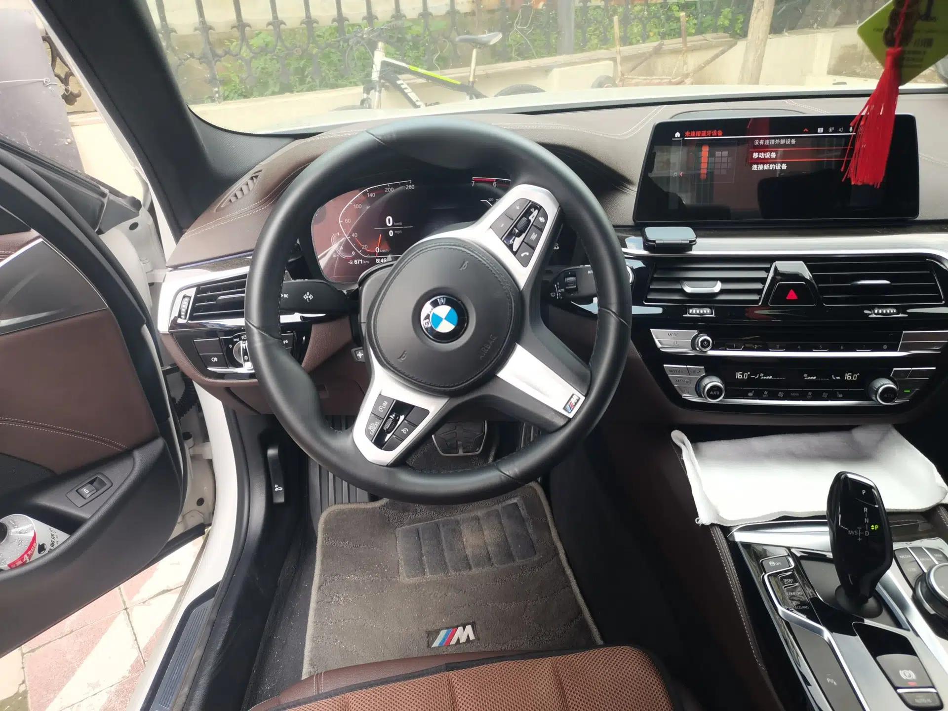 BMW 5 Series 2019 Restyled 525Li M Sport Package — миниатюра 10