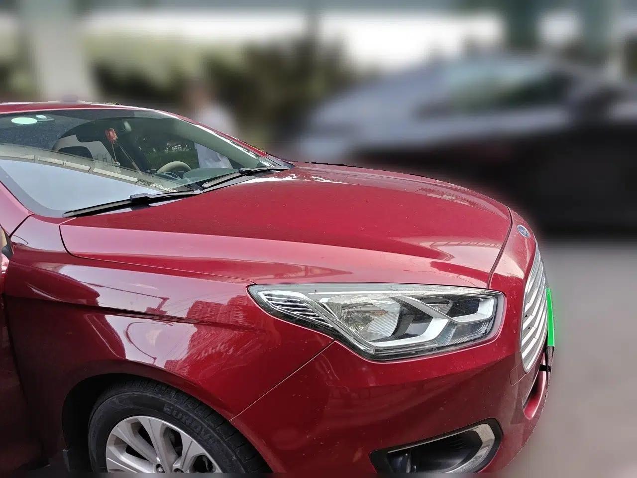 Ford Escort 2015 1.5L Automatic Fashion Model — миниатюра 3