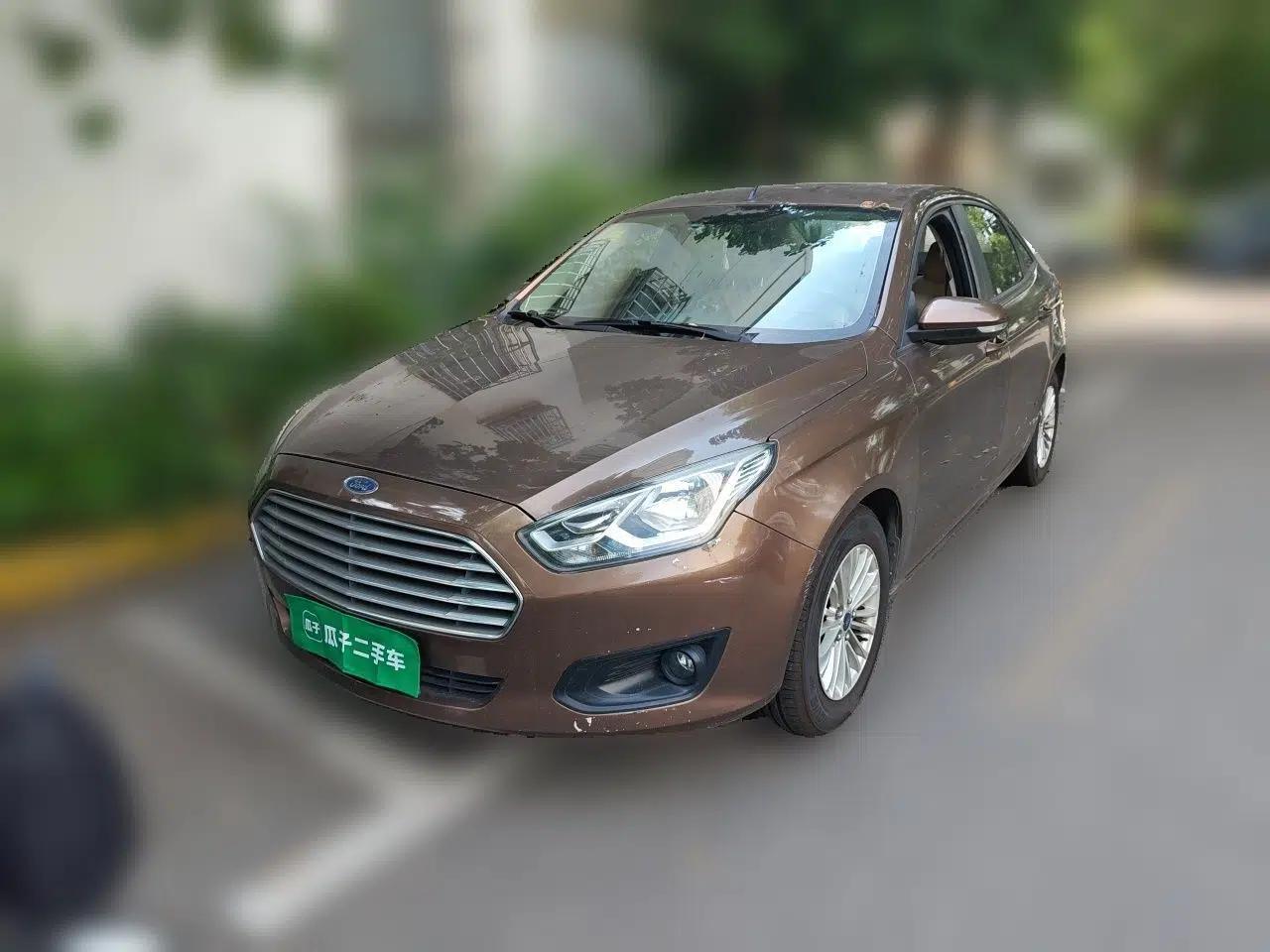 Ford Escort 2015 1.5L Automatic Comfort Edition — миниатюра 1