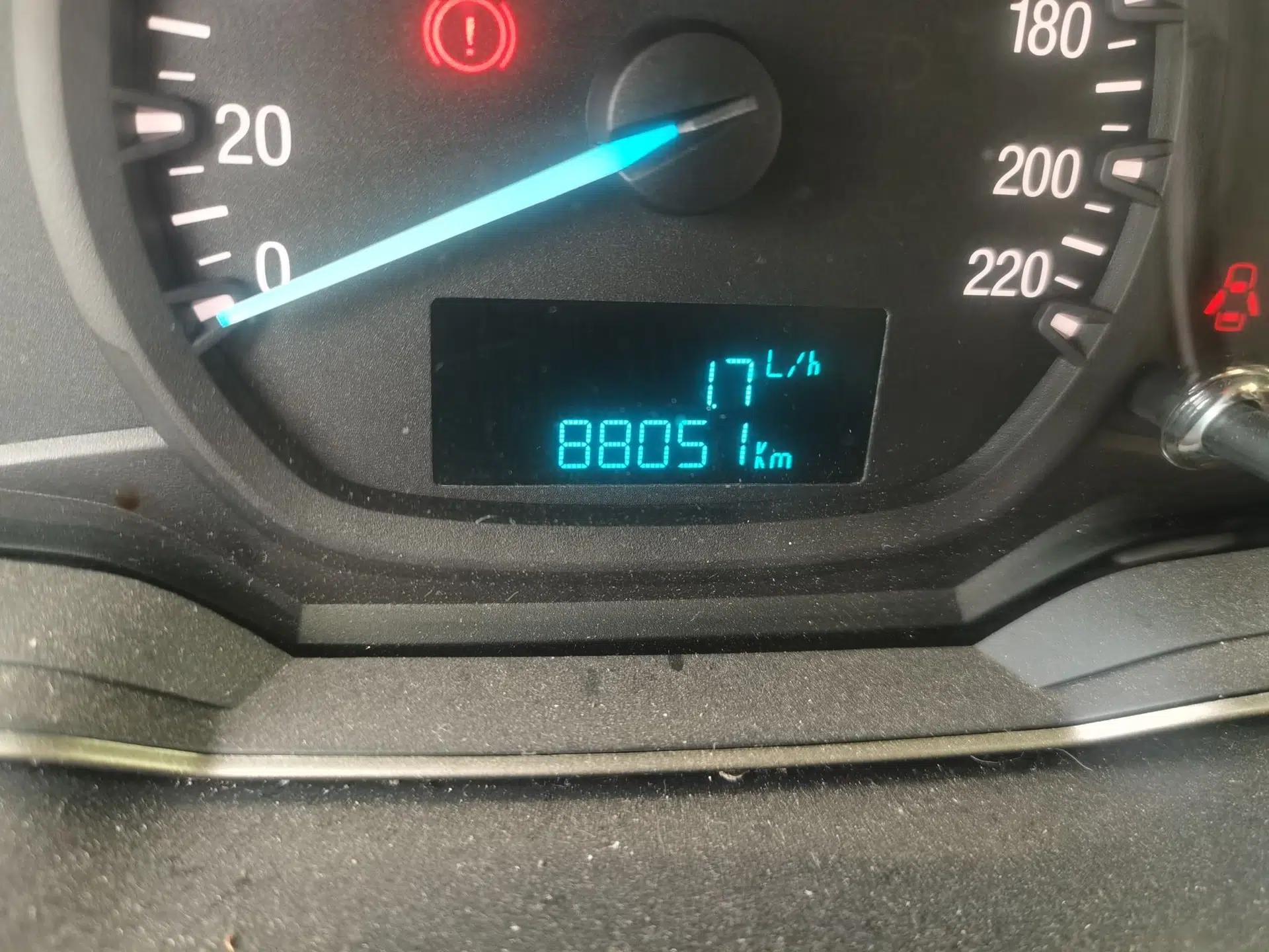 Ford Escort 2015 1.5L Manual Comfort Model — миниатюра 12