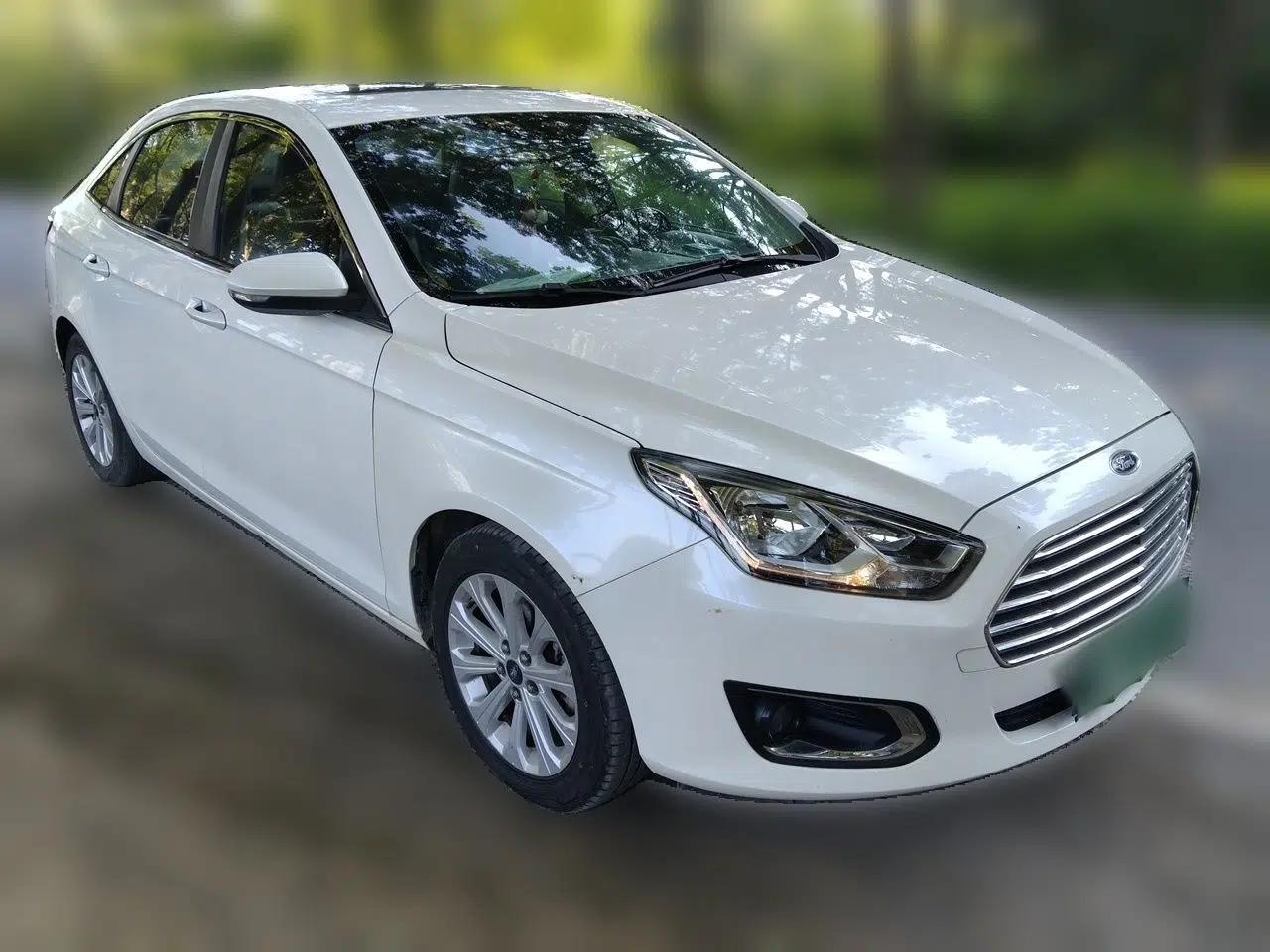 Ford Escort 2015 1.5L Automatic Fashion Model — миниатюра 3