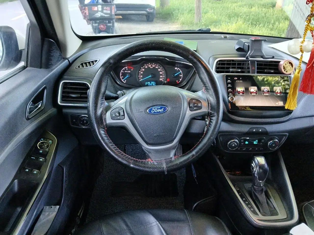 Ford Escort 2015 1.5L Automatic Fashion Model — миниатюра 10
