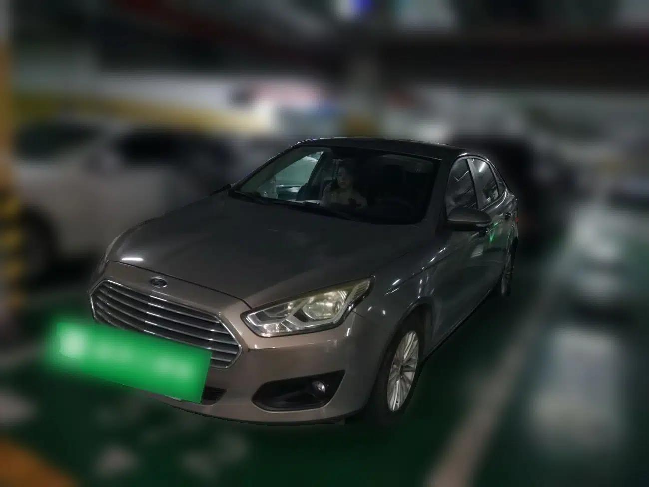 Ford Escort 2015 1.5L Automatic Comfort Edition — миниатюра 1