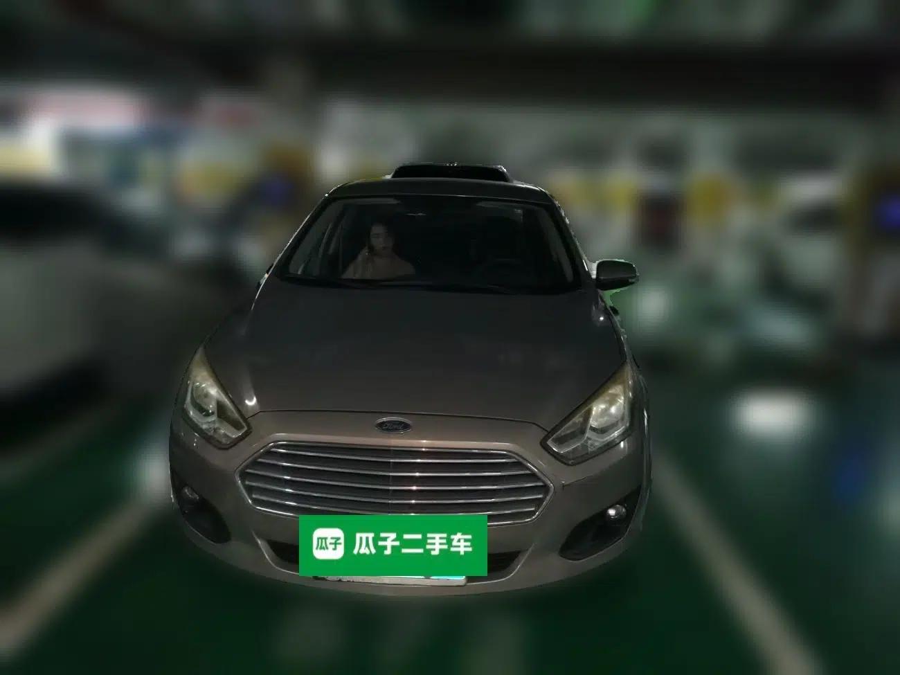 Ford Escort 2015 1.5L Automatic Comfort Edition — миниатюра 2