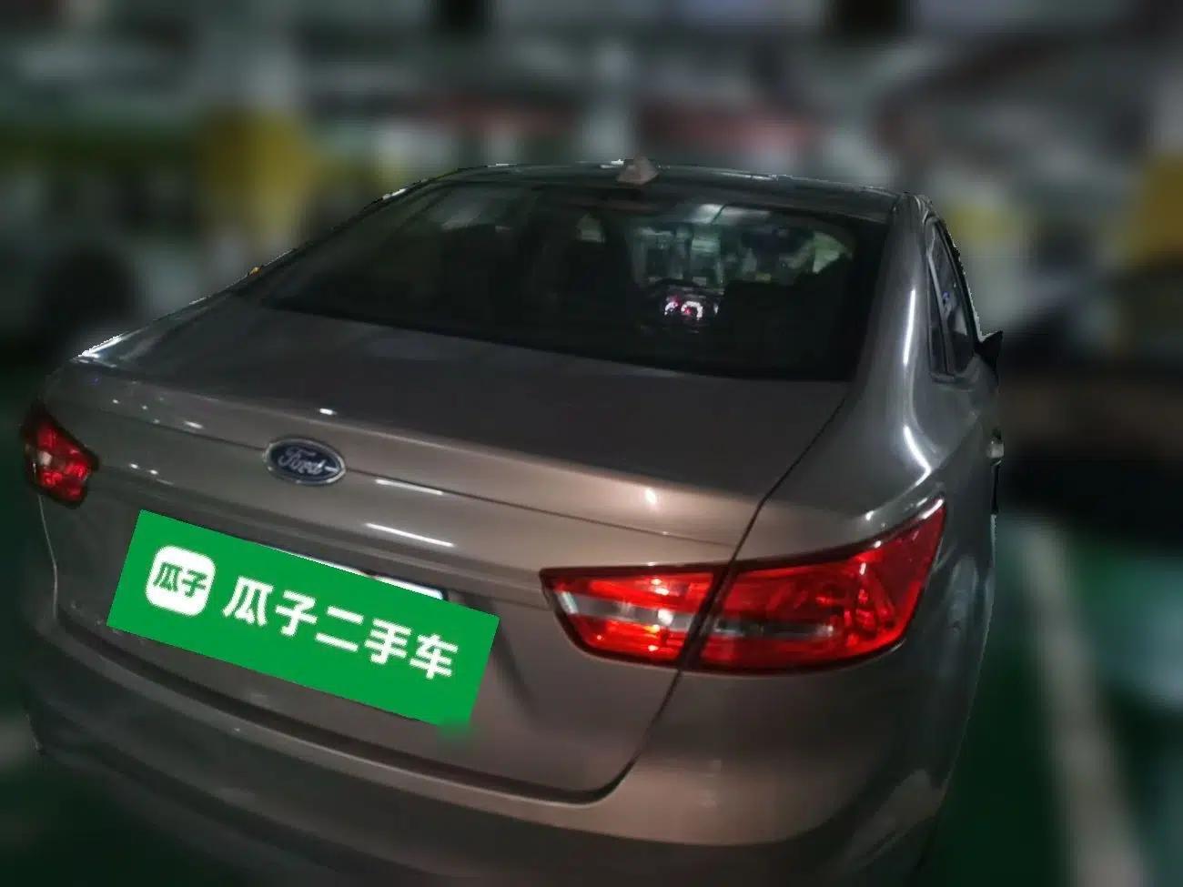 Ford Escort 2015 1.5L Automatic Comfort Edition — миниатюра 6
