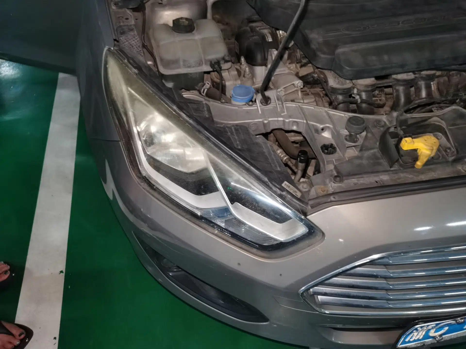 Ford Escort 2015 1.5L Automatic Comfort Edition — миниатюра 7