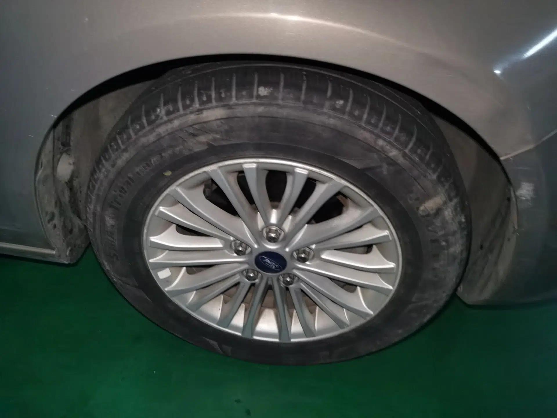 Ford Escort 2015 1.5L Automatic Comfort Edition — миниатюра 8