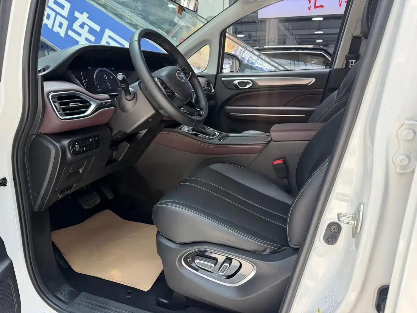Trumpchi M6 2021 PRO 270T Automatic Premium Edition — миниатюра 7