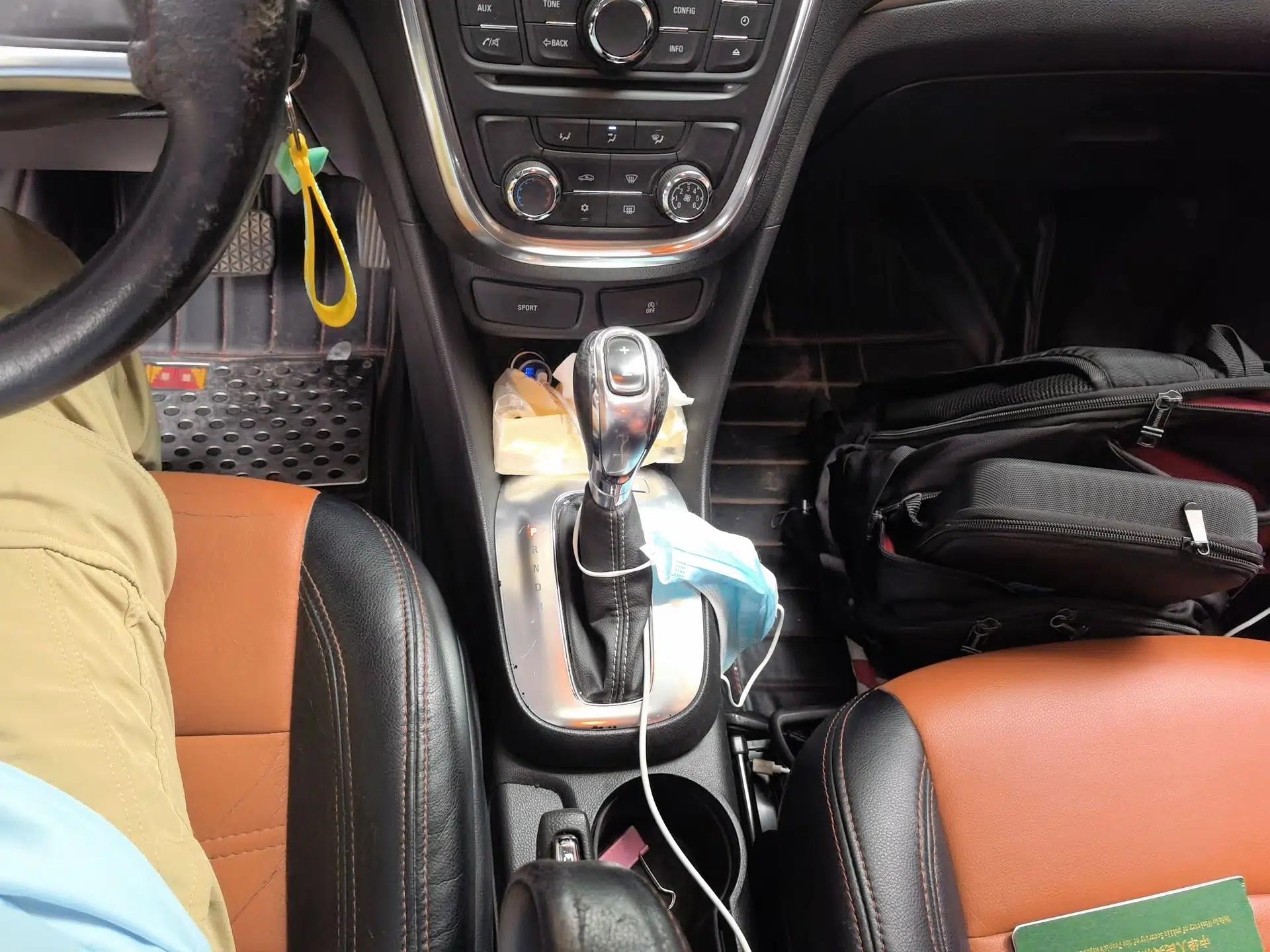 Buick Encore 2015 1.4T Automatic Two-Wheel Drive Urban Elite Version — миниатюра 14