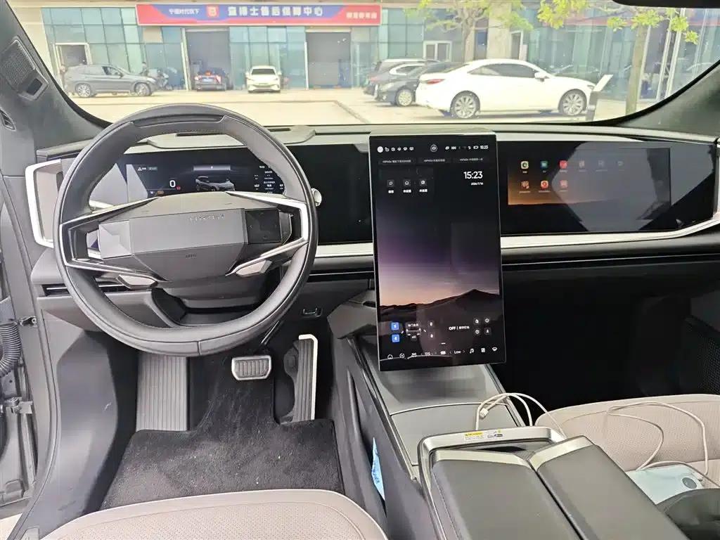 HiPhi Y 2023 560km Elite Edition — миниатюра 6