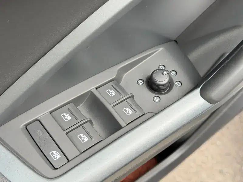 Audi Q3 2023 35 TFSI Fashion Dynamic Edition — миниатюра 17