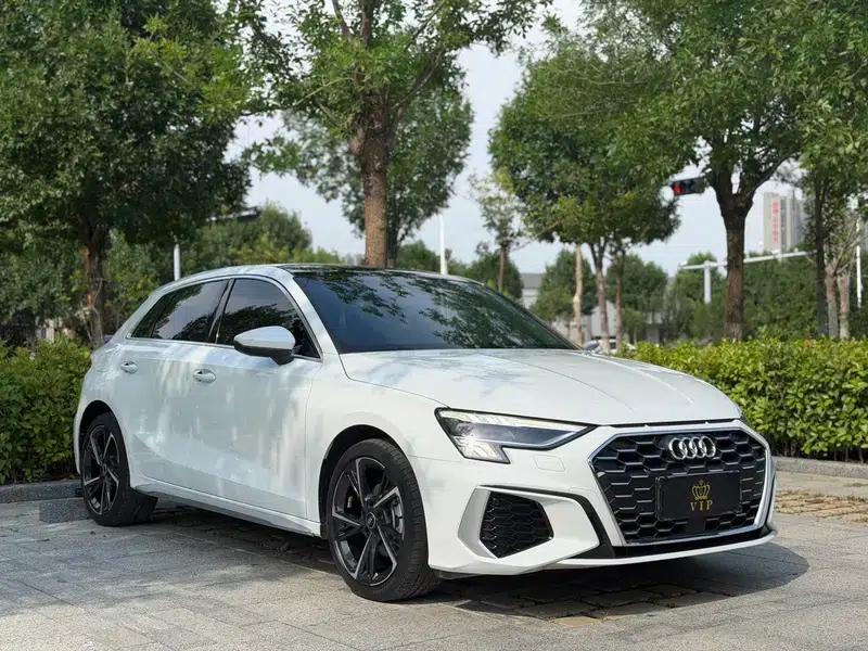 Audi A3 2022 Sportback 35 TFSI Fashion Sport — миниатюра 3