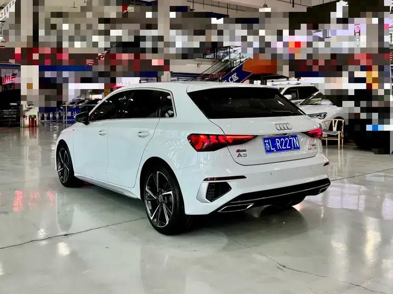 Audi A3 2023 Facelift Sportback 35 TFSI Fashion Sporty Model — миниатюра 4
