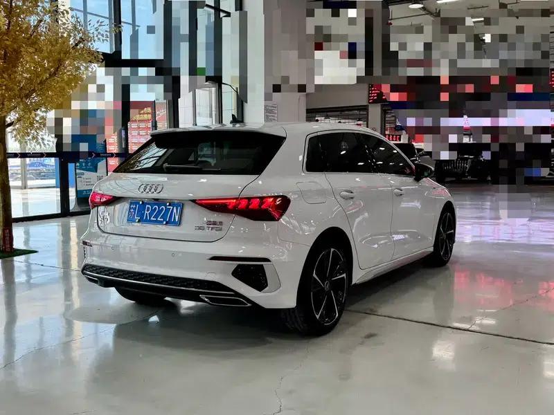 Audi A3 2023 Facelift Sportback 35 TFSI Fashion Sporty Model — миниатюра 6