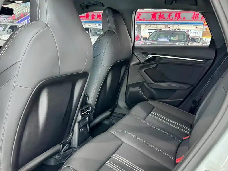 Audi A3 2023 Facelift Sportback 35 TFSI Fashion Sporty Model — миниатюра 9