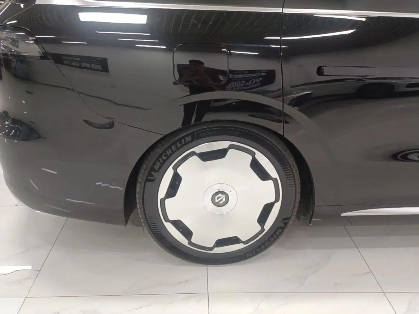 Leapmotor D19 2026 Range-Extended 500 Smart Luxury Edition Six-Seat — миниатюра 11