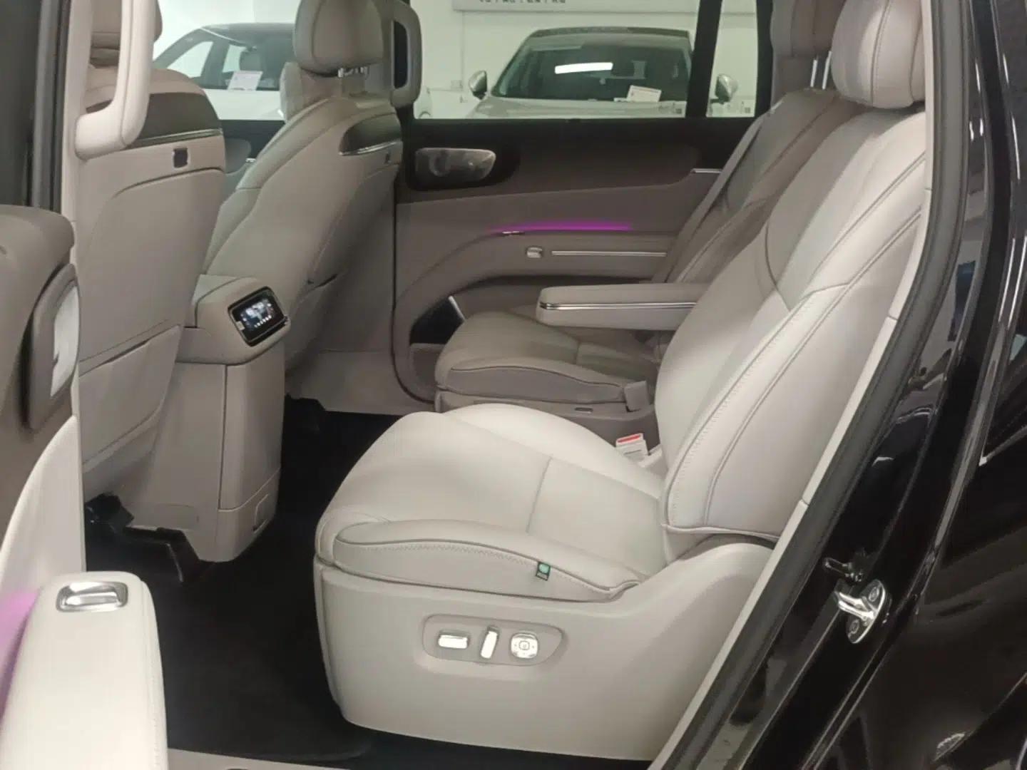 Leapmotor D19 2026 Range-Extended 500 Smart Luxury Edition Six-Seat — миниатюра 25