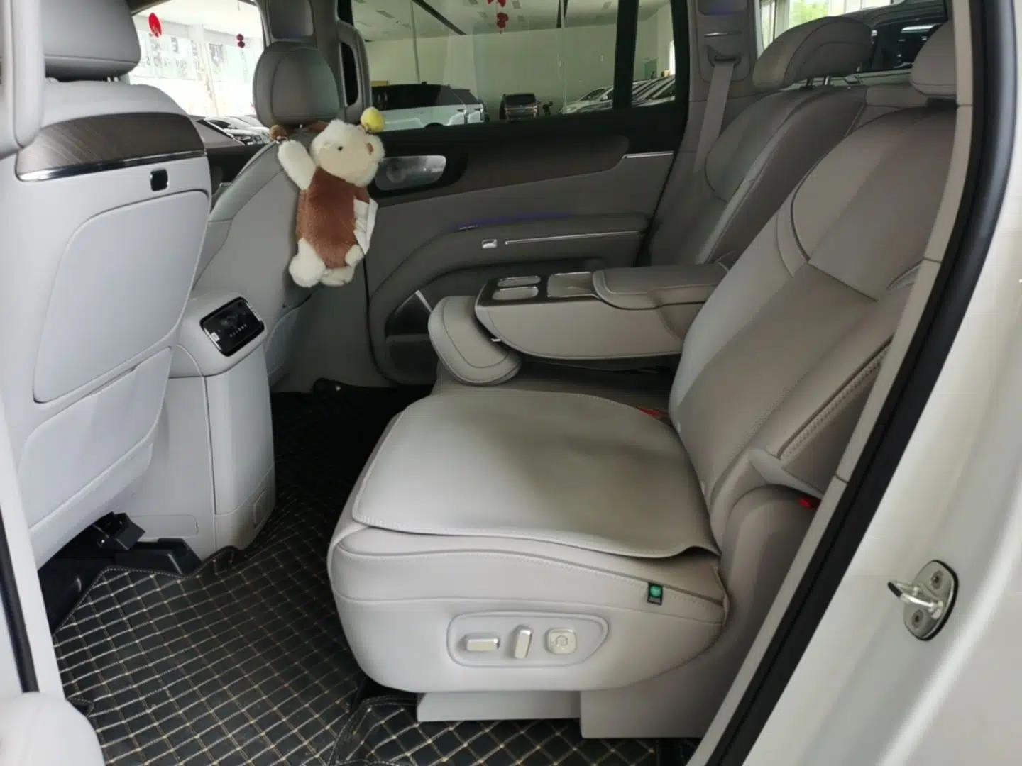 Leapmotor D19 2026 Pure Electric 720 Smart Luxury Edition Six-Seat — миниатюра 20