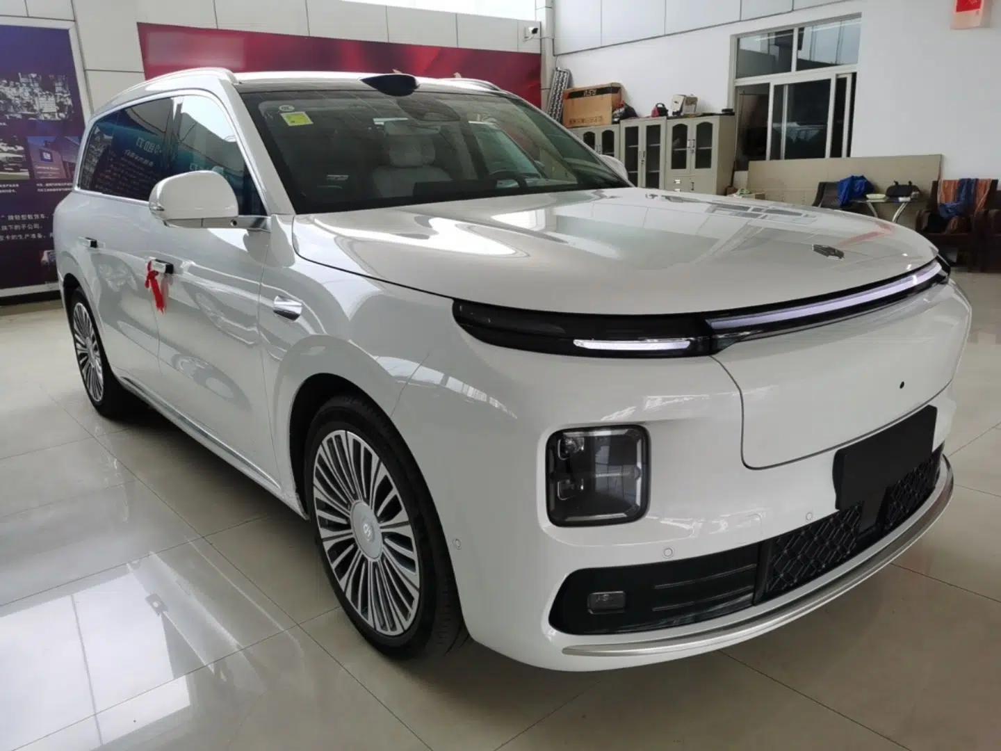 Leapmotor D19 2026 Pure Electric 720 Smart Luxury Edition Six-Seat — миниатюра 3