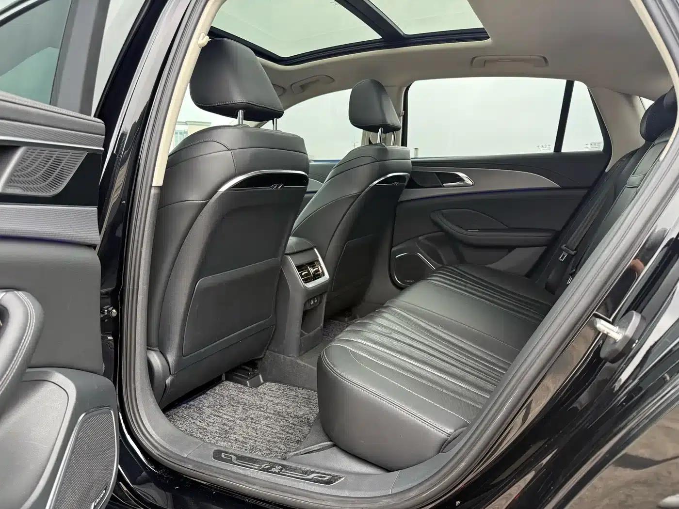 Hongqi H5 2024 2.0T Automatic Intelligent Flagship Edition — миниатюра 12