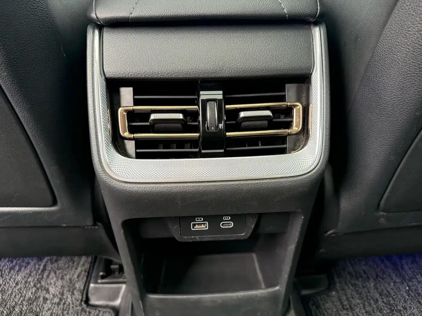 Hongqi H5 2024 2.0T Automatic Intelligent Flagship Edition — миниатюра 13