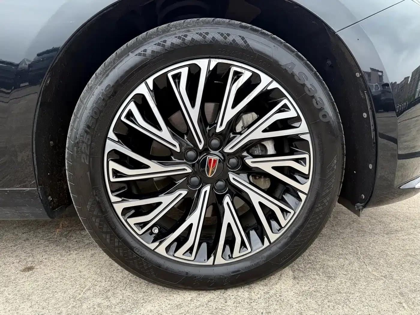 Hongqi H5 2024 2.0T Automatic Intelligent Flagship Edition — миниатюра 15