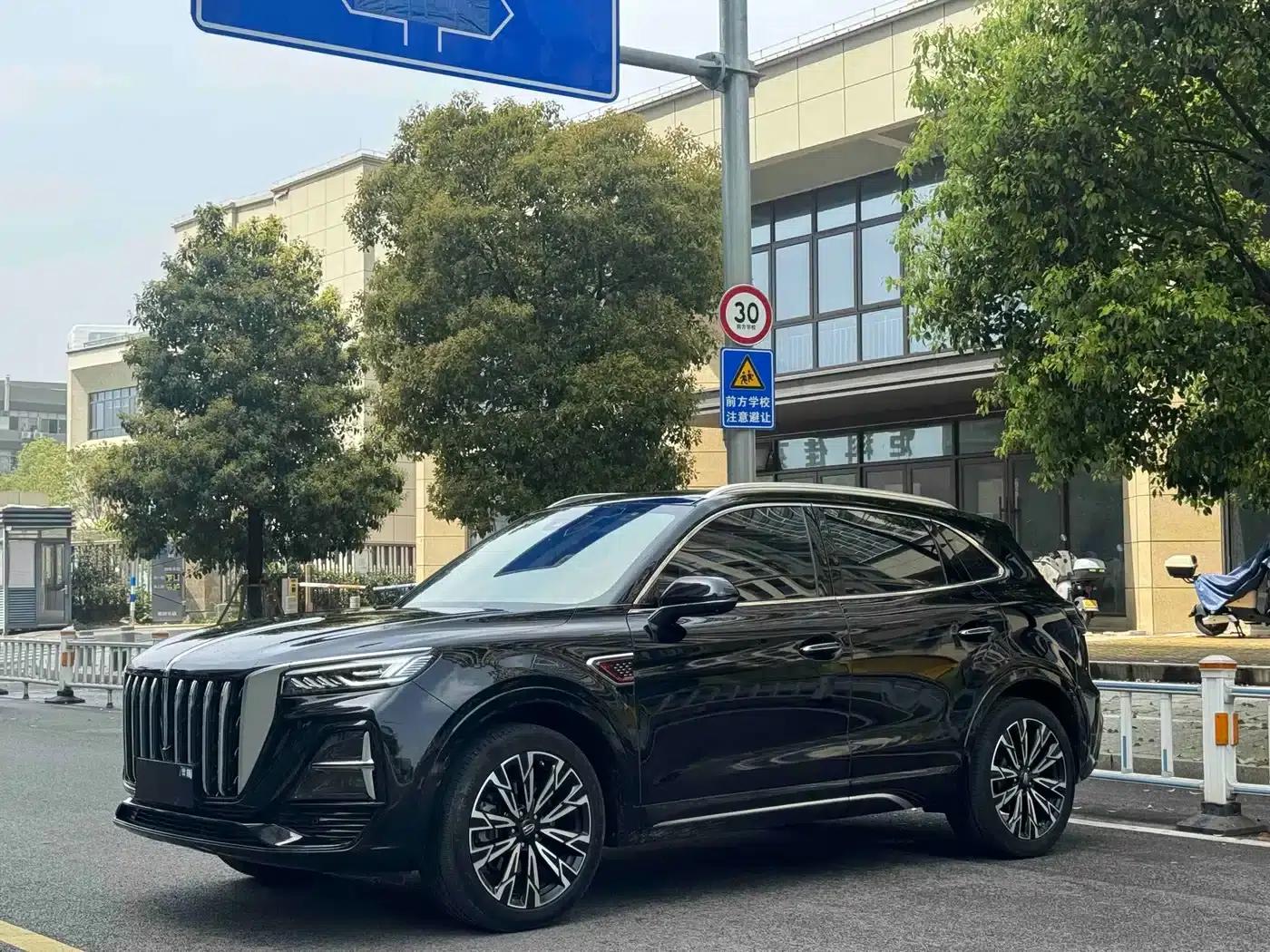 Hongqi HS5 2023 2.0T AWD Flagship Pro Edition — миниатюра 1
