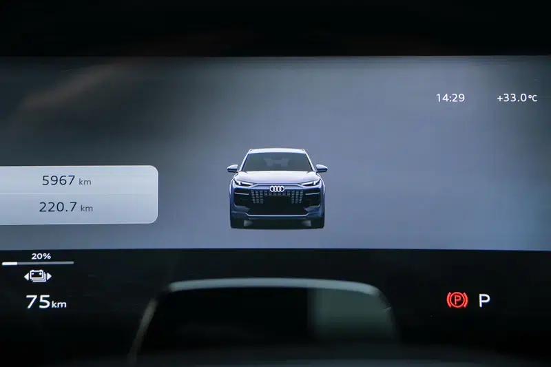 Audi Q6L e-tron 2026 First Edition — миниатюра 10