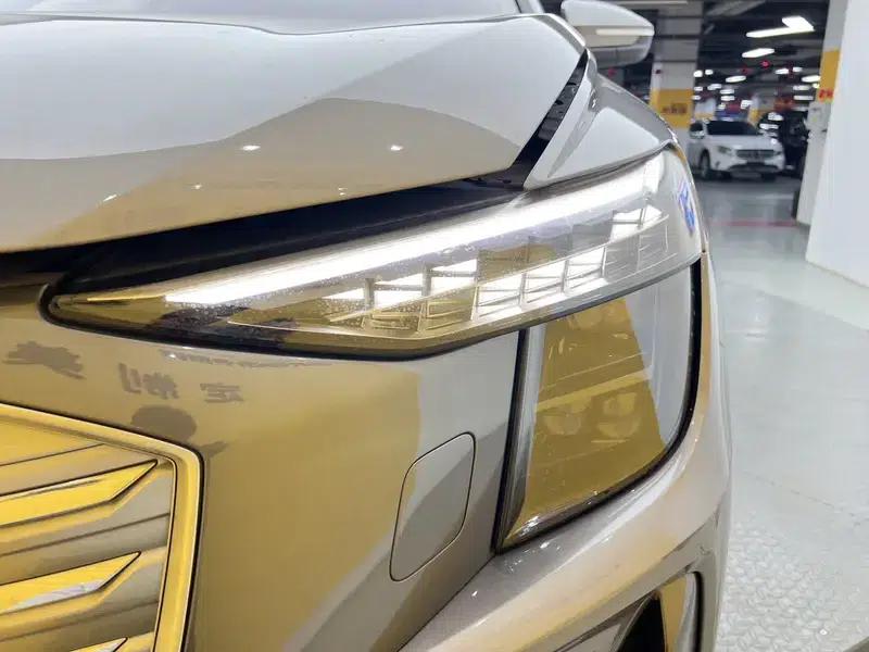 Audi Q5 e-tron 2022 Model 40 e-tron Star Edition Mech Suit — миниатюра 12