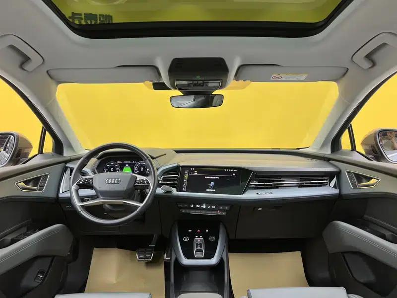 Audi Q5 e-tron 2022 Model 40 e-tron Star Edition Mech Suit — миниатюра 31