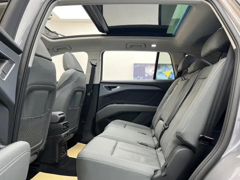 Audi Q5 e-tron 2022 Model 40 e-tron Star Edition Mech Suit — миниатюра 40