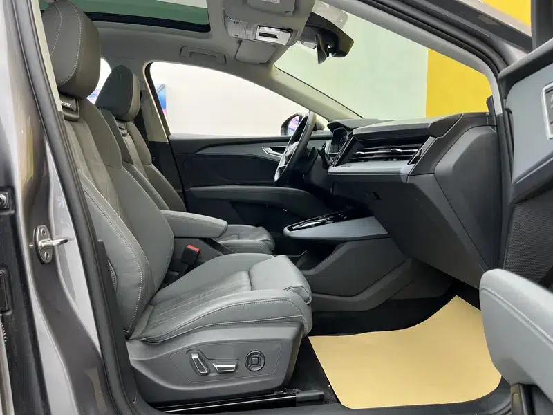 Audi Q5 e-tron 2022 Model 40 e-tron Star Edition Mech Suit — миниатюра 43