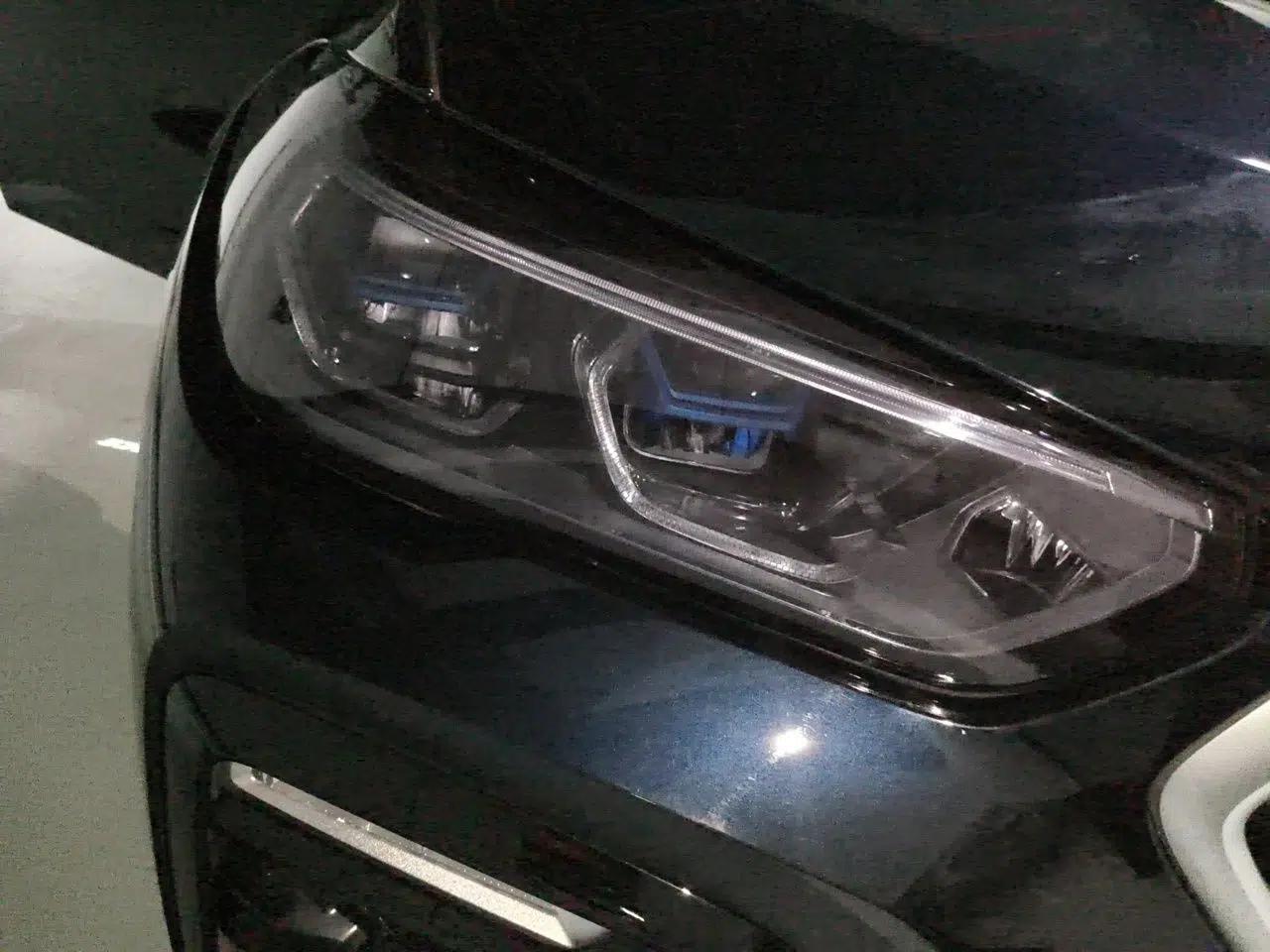 BMW X6 2021 xDrive40i Luxury Model with M Sport Package — миниатюра 7