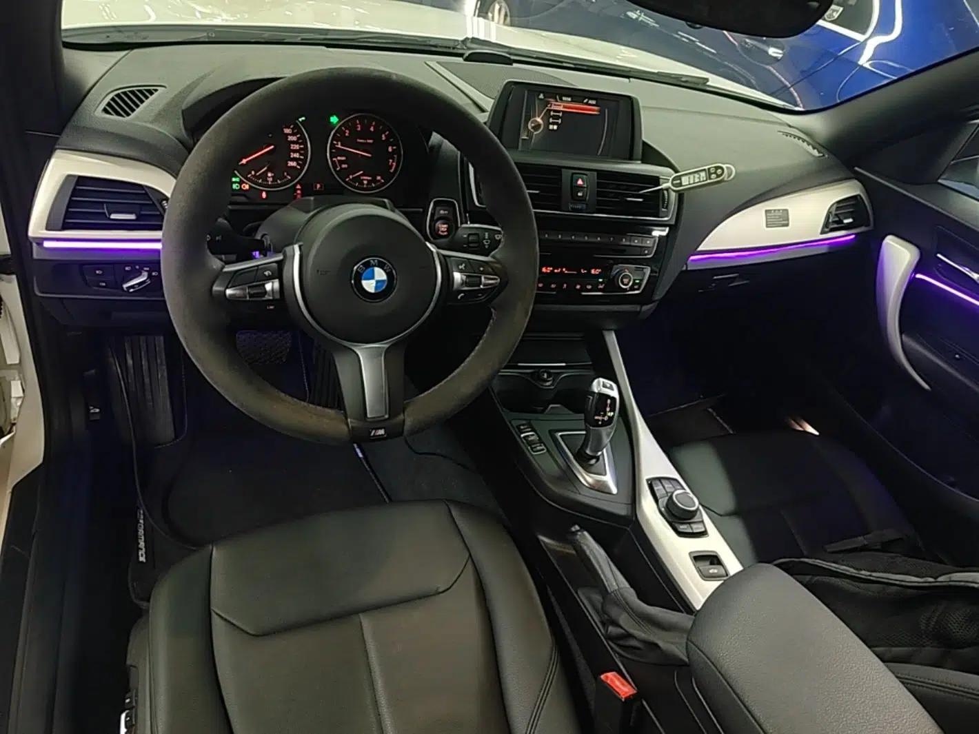 BMW 2 Series 2015 220i Convertible Coupe Leading Model — миниатюра 17