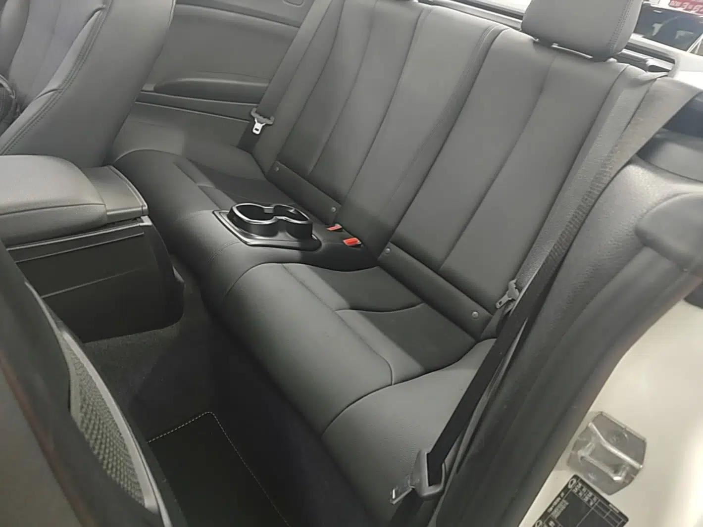 BMW 2 Series 2015 220i Convertible Coupe Leading Model — миниатюра 25