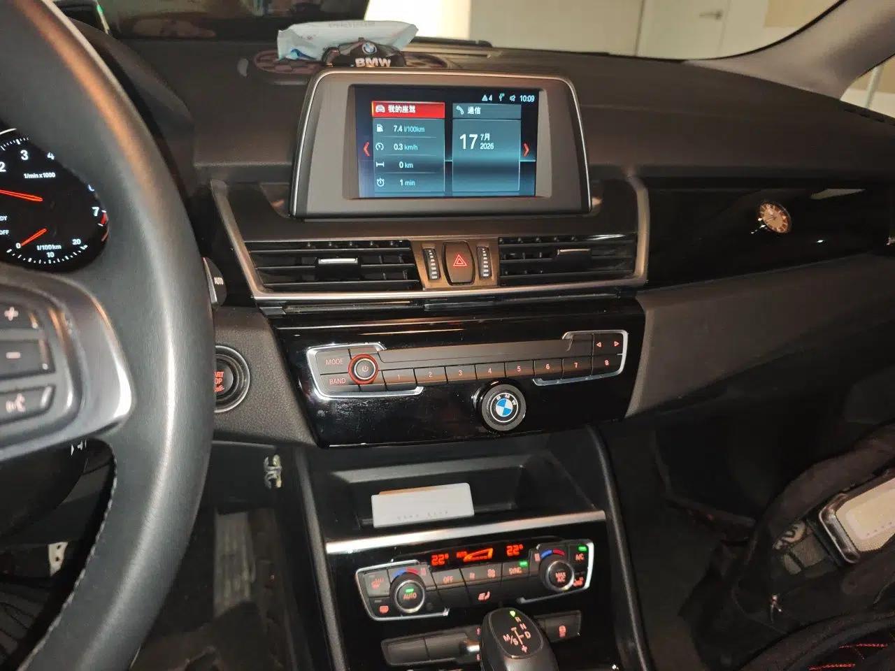 BMW 2 Series Active Tourer 2019 218i Leading Model — миниатюра 13