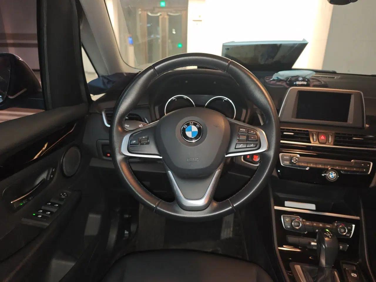 BMW 2 Series Active Tourer 2019 218i Leading Model — миниатюра 10