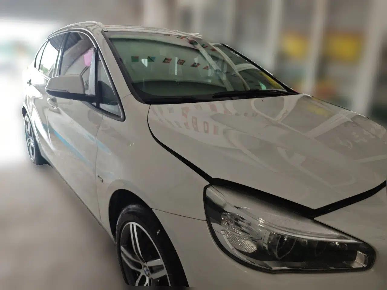 BMW 2 Series Active Tourer 2018 218i Leading Model — миниатюра 3